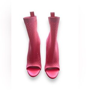 BARBIE GIRL****NEVER WORN!!! Steve Madden Sock Open-Toed Booties!**